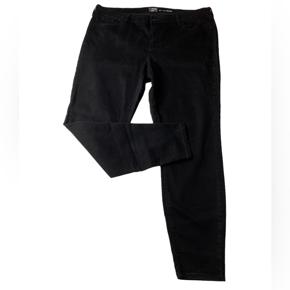 Levi’s Black Denim Skinny Jean plus size - Picture 1 of 8
